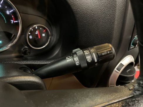 Used 2017 Jeep Wrangler Sahara w/ Connectivity Group image 30