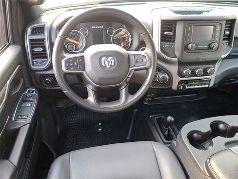 Used 2024 RAM 2500 Tradesman w/ Chrome Appearance Group image 10