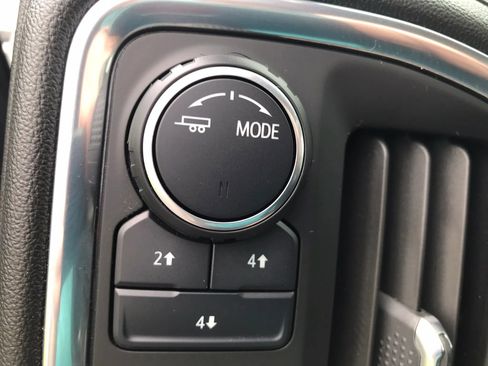 Used 2021 Chevrolet Silverado 2500 LT w/ Convenience Package AWD/4WD image 16