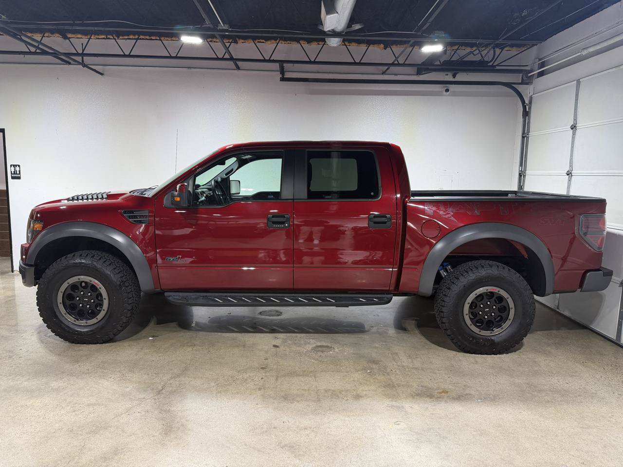 Used 2014 Ford F150 Raptor w/ Equipment Group 801A Luxury AWD/4WD image 2
