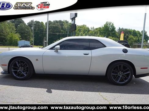 Used 2019 Dodge Challenger R/T Scat Pack RWD image 4