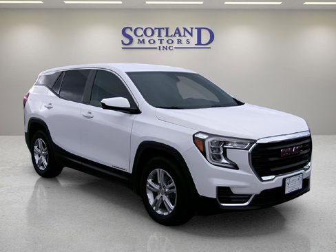 Used 2024 GMC Terrain SLE FWD image 4