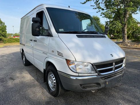 Used 2006 Dodge Sprinter 2500 w/ PWR Convenience Group RWD image 3