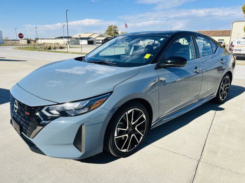 Used 2024 Nissan Sentra SR w/ SR Premium Package image 35