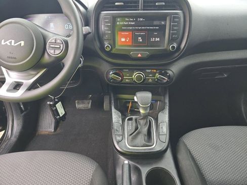 Used 2025 Kia Soul LX w/ LX Technology Package image 28