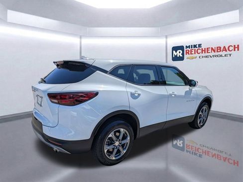 Used 2025 Chevrolet Blazer LT FWD image 4