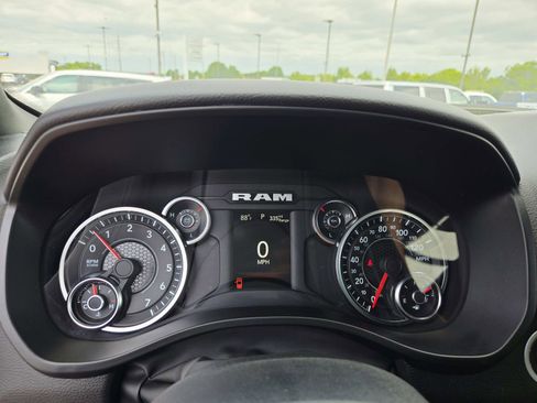 Used 2025 RAM 1500 Big Horn AWD/4WD image 24