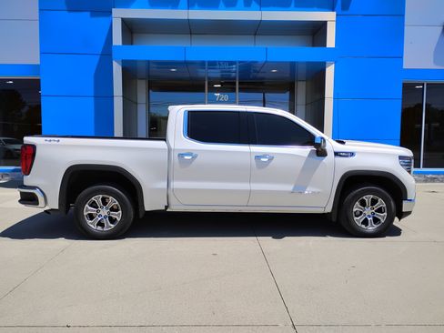 Used 2023 GMC Sierra 1500 SLT w/ SLT Convenience Package AWD/4WD image 35