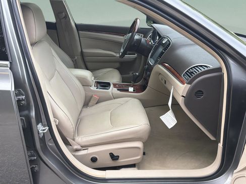 Used 2011 Chrysler 300 C image 34