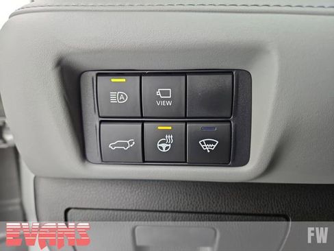 Used 2021 Toyota Highlander Limited image 17