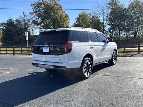New 2025 Ford Expedition Platinum w/ Driver's Package image 5