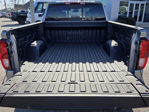 New 2026 GMC Sierra 1500 SLE w/ X31 Off-Road Package image 10