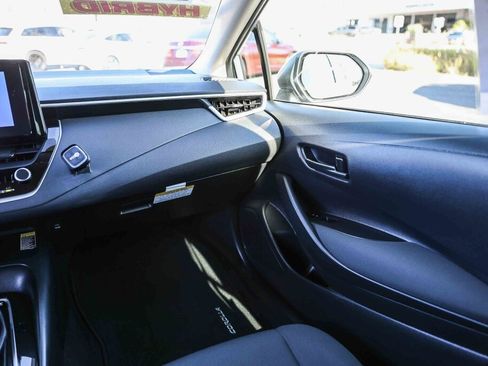 Certified 2025 Toyota Corolla LE w/ LE Premium Package image 5