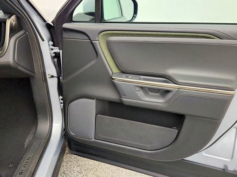 Used 2025 Rivian R1S Adventure AWD/4WD image 28
