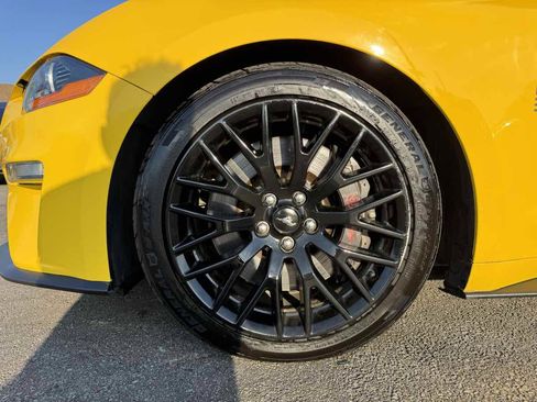 Used 2018 Ford Mustang GT Premium w/ GT Performance Package RWD image 9