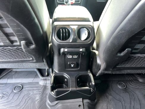Used 2021 Jeep Wrangler Unlimited Rubicon image 29