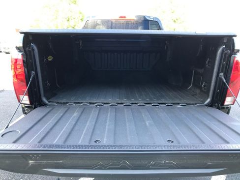 Used 2023 Chevrolet Colorado Trail Boss AWD/4WD image 9
