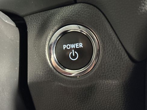Used 2025 Toyota RAV4 XLE AWD/4WD image 42