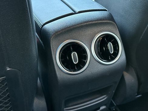 Certified 2022 Mercedes-Benz GLB 250 image 32