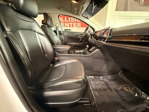 Used 2024 Kia Sportage EX FWD image 28