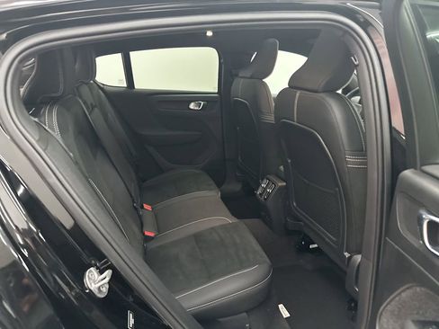Used 2022 Volvo C40 P8 Recharge Ultimate AWD/4WD image 21