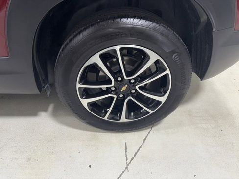 Used 2025 Chevrolet TrailBlazer LT w/ Driver Confidence Package image 5