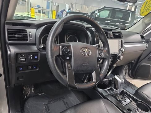 Used 2022 Toyota 4Runner TRD Off-Road Premium image 15