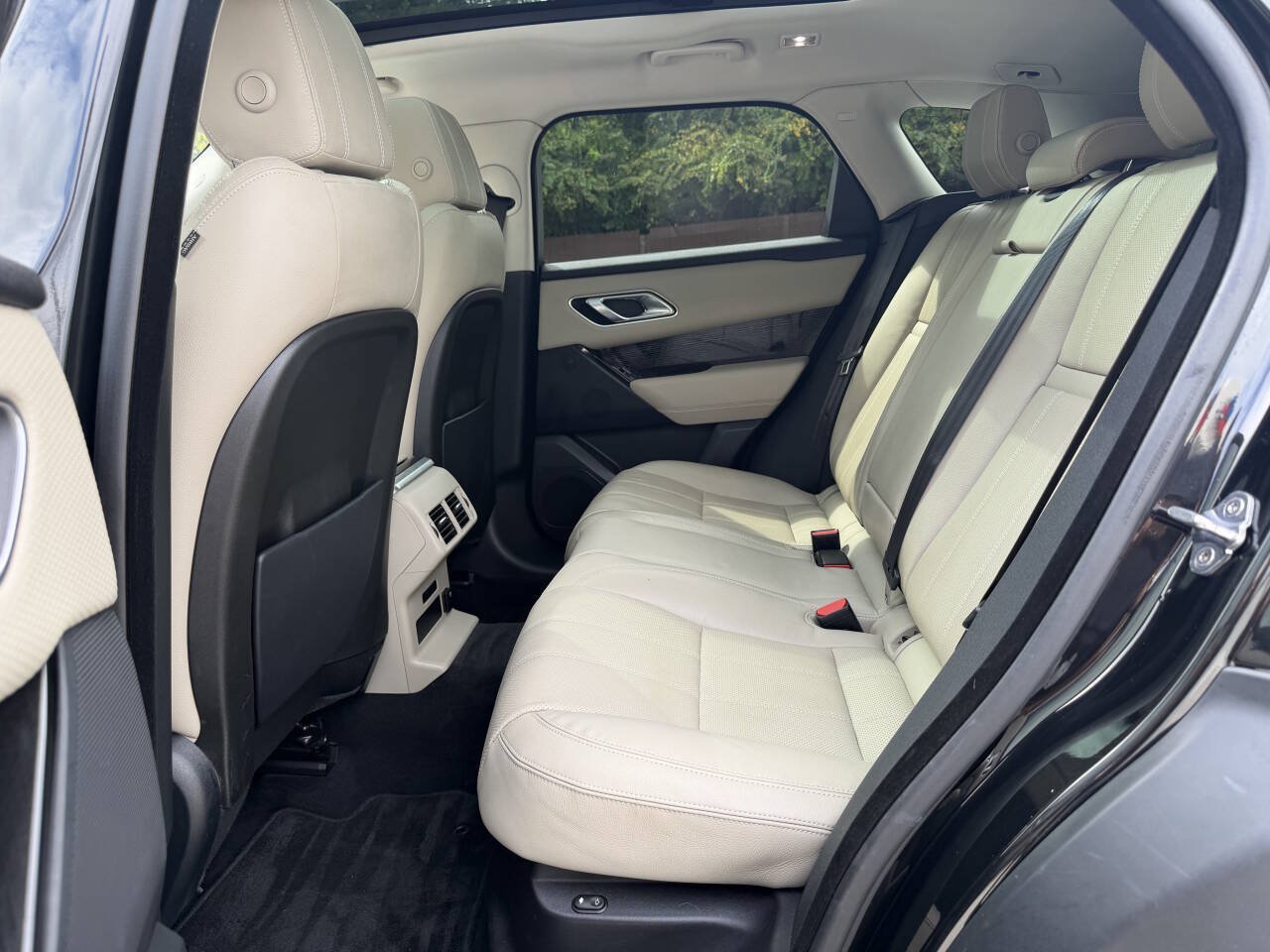 Used 2018 Land Rover Range Rover Velar S AWD/4WD image 10