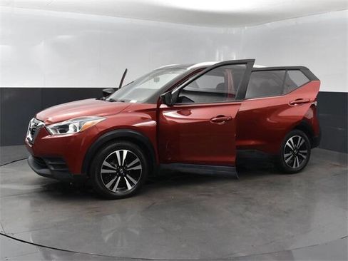 Used 2019 Nissan Kicks SV image 26