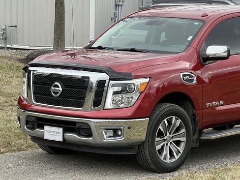 Used 2017 Nissan Titan SL image 8