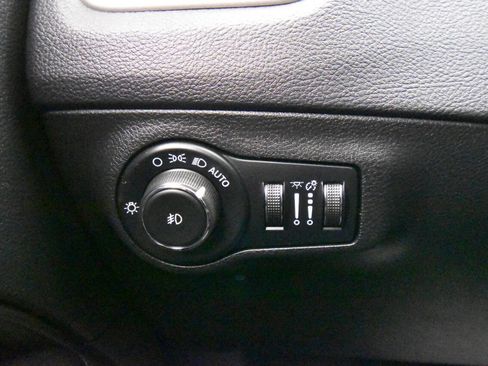 Used 2020 Jeep Compass High Altitude image 30