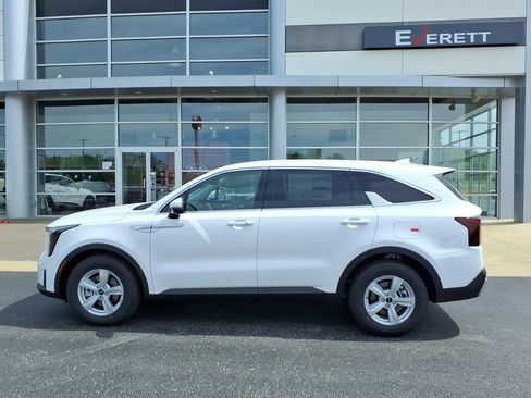 Certified 2026 Kia Sorento LX FWD image 4