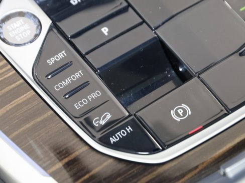 Used 2023 BMW X7 M60i w/ Executive Package image 36