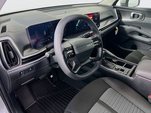 New 2026 Kia Sorento LX FWD image 9