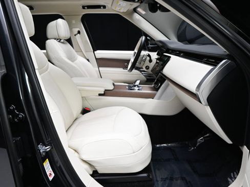 Used 2023 Land Rover Range Rover SE image 58