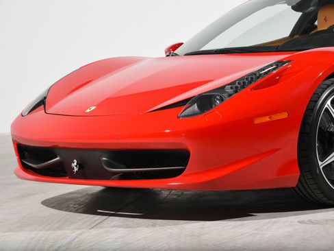 Used 2015 Ferrari 458 Italia Coupe RWD image 25