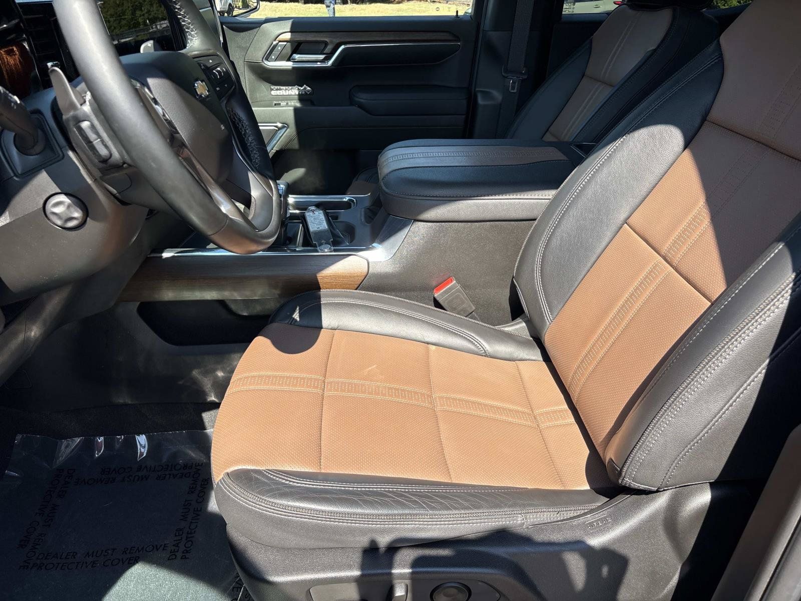 Used 2023 Chevrolet Silverado 1500 High Country w/ High Country Premium Package AWD/4WD image 15