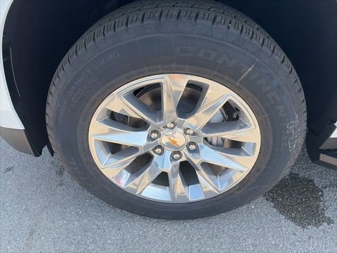 New 2026 Chevrolet Suburban Premier w/ Sun And Tow Package image 10