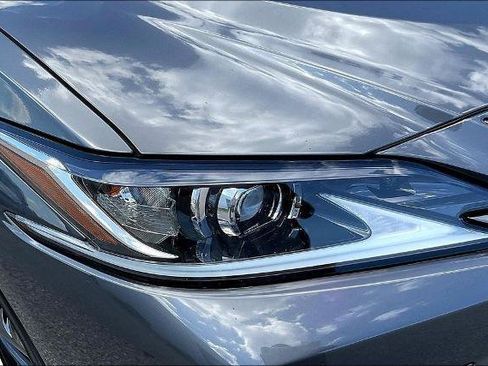 Used 2024 Lexus ES 350 F Sport w/ Accessory Package (Z2) FWD image 32