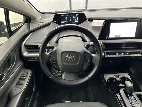 Used 2024 Toyota Prius LE image 22