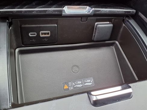 Used 2024 GMC Yukon Denali image 34