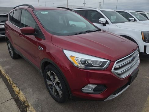 Used 2017 Ford Escape SE w/ SE Leather Comfort Package image 1