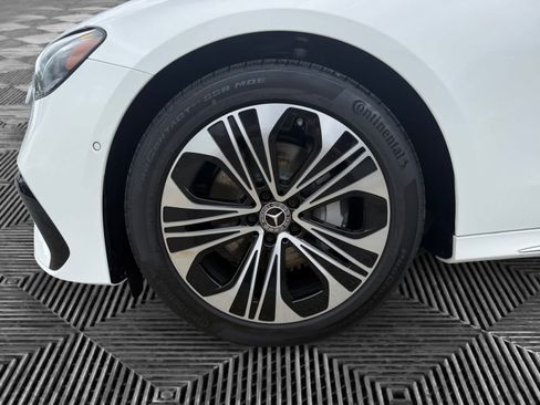 Used 2026 Mercedes-Benz E 350 4MATIC Sedan image 9