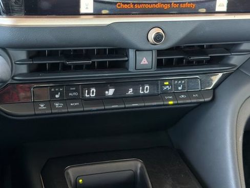 Used 2024 Toyota Crown AWD/4WD image 23