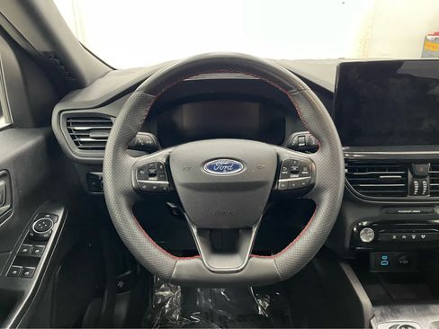 Used 2023 Ford Escape ST-Line w/ Tech Pack #1 AWD/4WD image 13