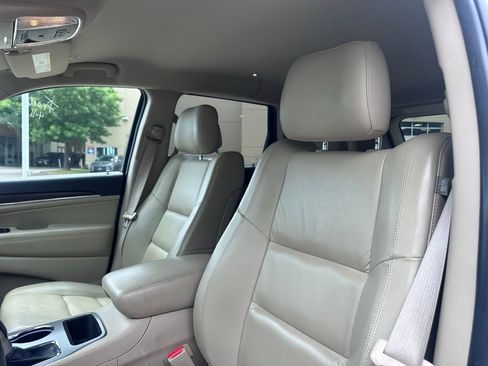 Used 2018 Jeep Grand Cherokee Limited image 21