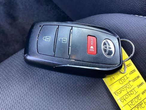 Used 2024 Toyota Tacoma TRD Off-Road image 29