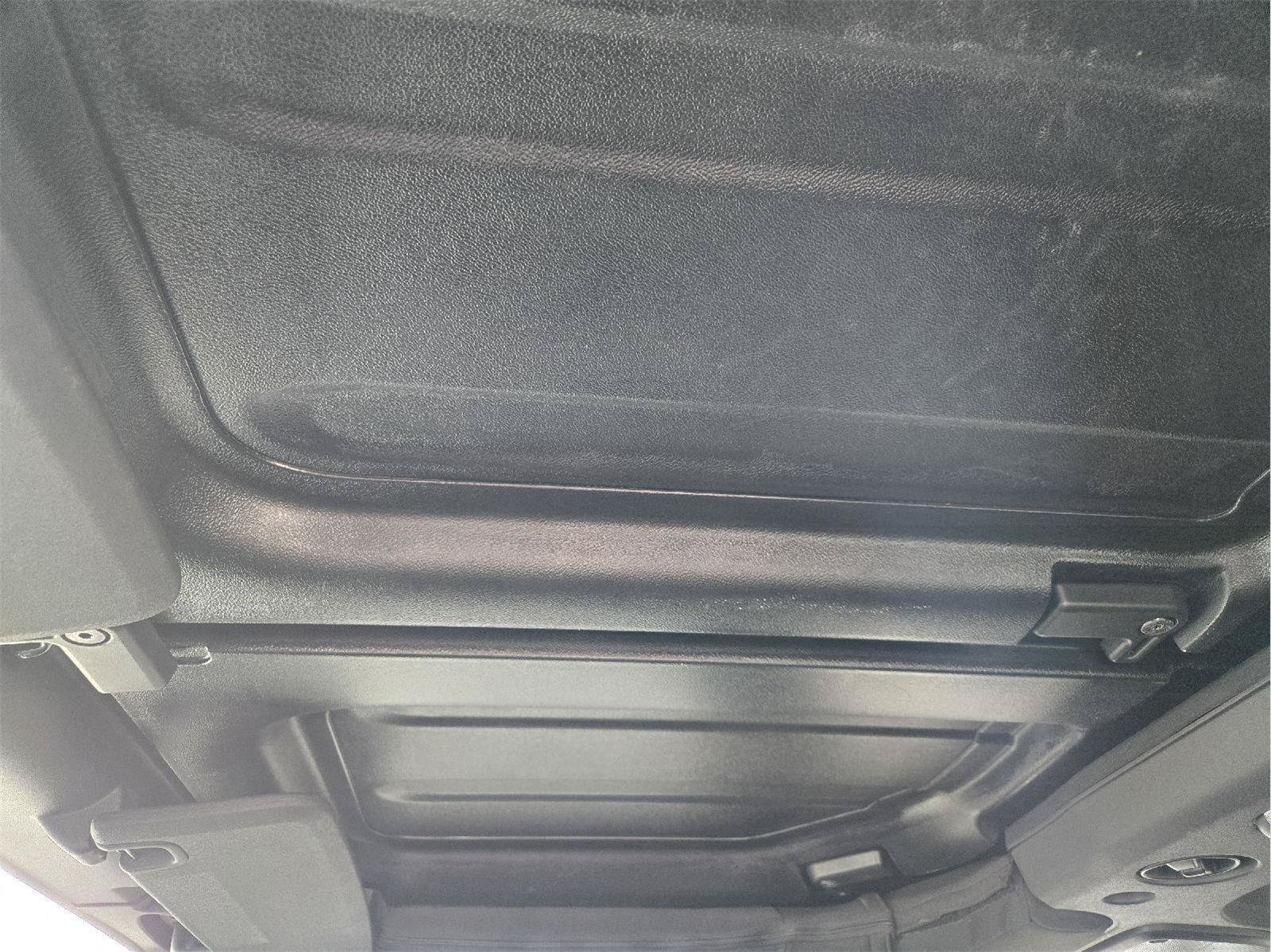 Used 2017 Jeep Wrangler Unlimited Sport w/ Connectivity Group AWD/4WD image 23