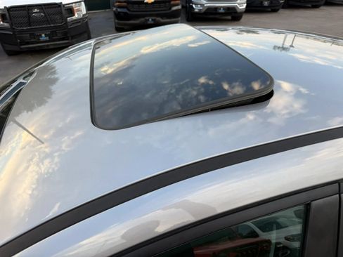 Used 2023 Hyundai Elantra Limited FWD image 15
