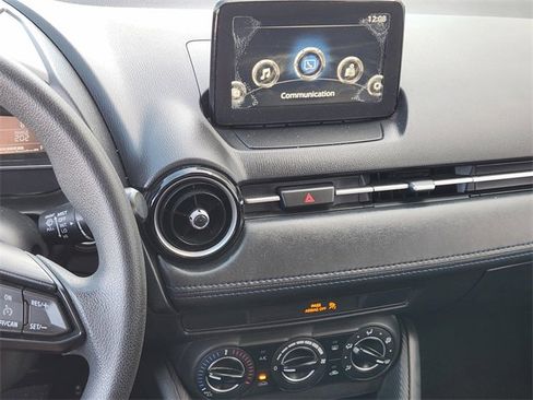 Used 2019 Toyota Yaris L image 16